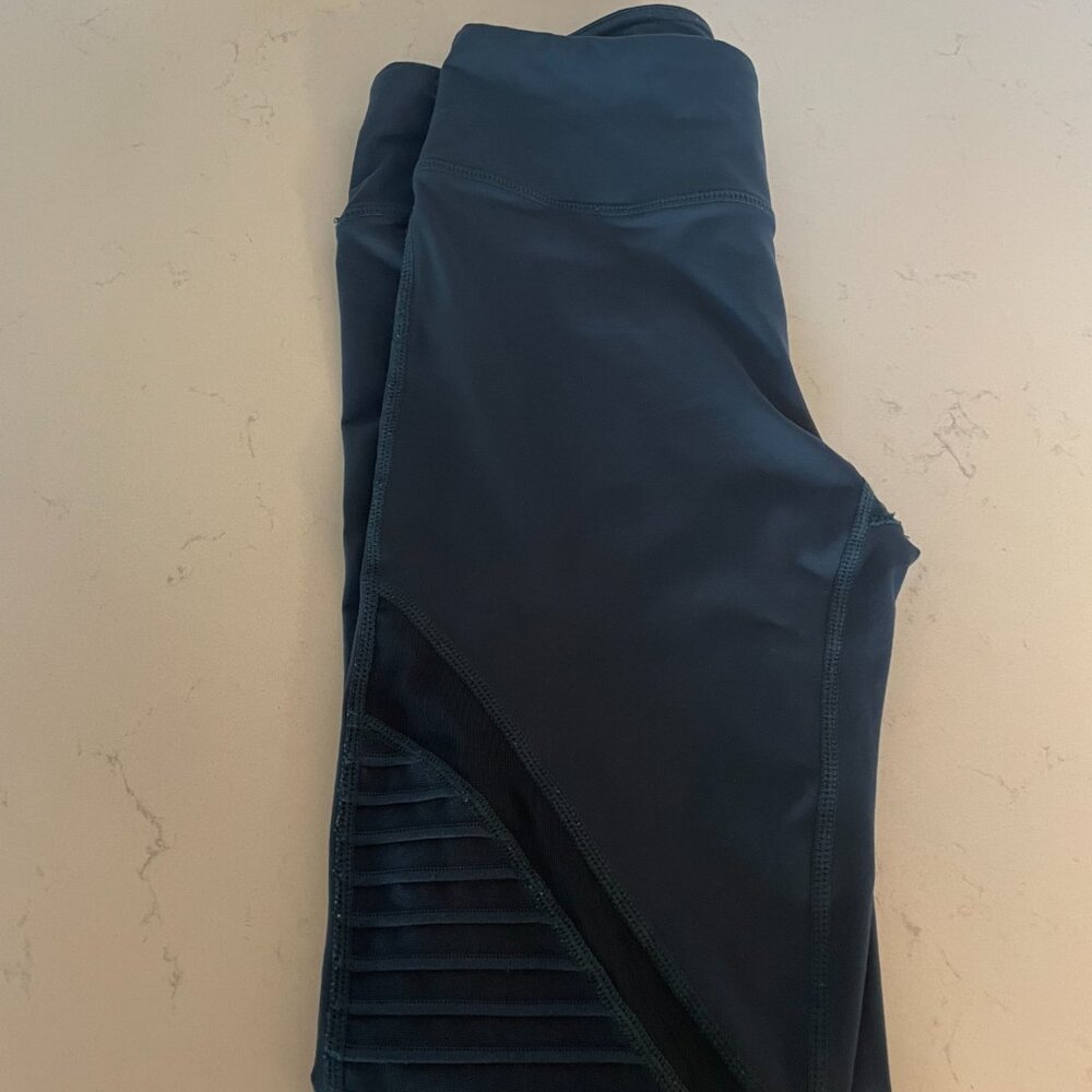 Mono B Ribbed Burnout Mesh Contrast Leggings in Green, Back Zipper Pocket, Small - Picture 3 of 6